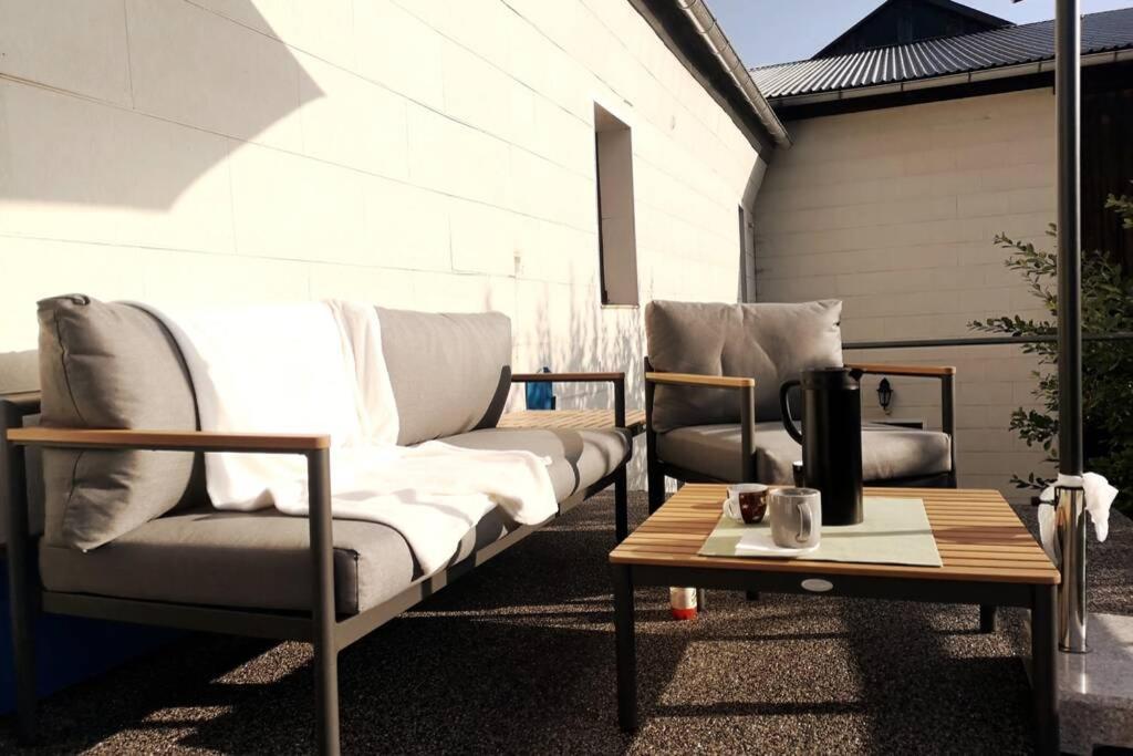 Ruhig Gelegene, Top Moderne Ferienwohnung - Hot Tub Und Sauna Gegen Aufpreis Neuhaus an Der Eger Ngoại thất bức ảnh