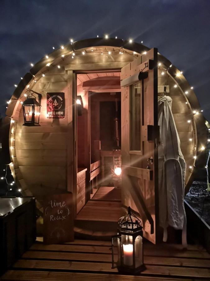 Ruhig Gelegene, Top Moderne Ferienwohnung - Hot Tub Und Sauna Gegen Aufpreis Neuhaus an Der Eger Ngoại thất bức ảnh
